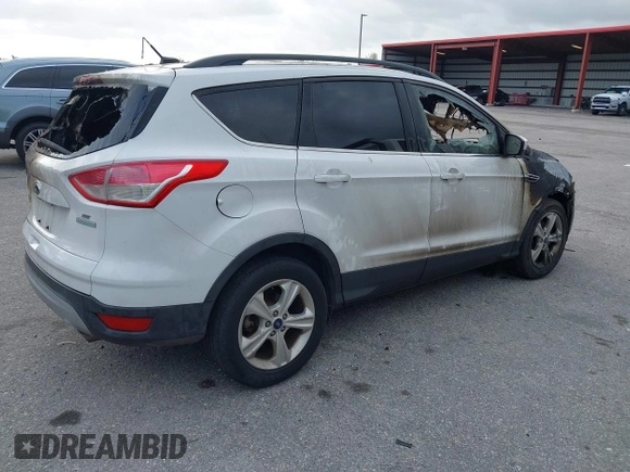 2016 Ford Escape SE with VIN 1FMCU0GX2GUB17940, listed as a IAAI auction lot 41921048 with 1 mi miles. Bid and sale history available at carsss.com. Image 4.