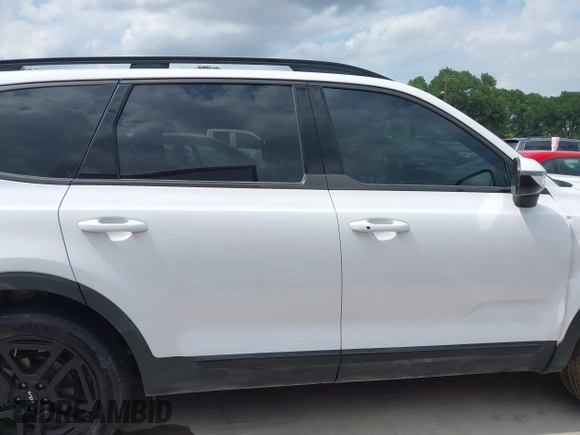 2024 Kia Telluride EX X-Line with VIN 5XYP3DGC4RG483058, listed as a IAAI auction lot 42070627 with 15,690 mi miles and . Bid and sale history available at DreamBid. Image 14.