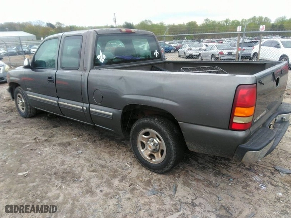 2001 Chevrolet Silverado 1500 LS with VIN 2GCEC19V211238245, listed as a IAAI auction lot 41931657 with 199,584 mi miles. Bid and sale history available at carsss.com. Image 3.