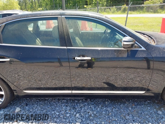 2013 Hyundai Equus Signature with VIN KMHGH4JH8DU067653, listed as a IAAI auction lot 42196105 with 164,333 mi miles and . Bid and sale history available at DreamBid. Image 5.