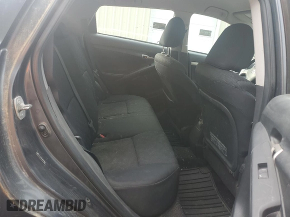 2009 Toyota Matrix S with VIN 2T1LE40E19C010671, listed as a Copart auction lot 63379915 with 184,291 mi miles and Clean title. Bid and sale history available at DreamBid. Image 11.