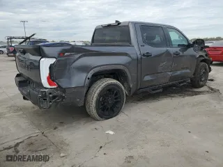 2022 Toyota Tundra 2WD SR5 with VIN 5TFLA5AB0NX010372, listed as a Copart auction lot 76005033 with 49,272 mi miles. Bid and sale history available at carsss.com. Image 3.