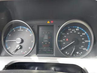 2018 Toyota RAV4 XLE z VIN 2T3WFREV4JW495379, wystawiony jako IAAI lot #42406849 z przebiegiem 132 126 mil mil oraz . Historia ofert i sprzedaży dostępna na DreamBid. Obrazek 7.