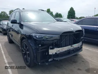 2021 BMW X7 xDrive40i z VIN 5UXCW2C08M9H62269, wystawiony jako IAAI lot #42286845 z przebiegiem 29 227 mil mil oraz . Historia ofert i sprzedaży dostępna na DreamBid. Obrazek 1.
