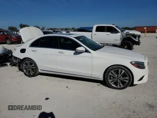 2019 Mercedes-Benz C 300 with VIN 55SWF8DB0KU304290, listed as a Copart auction lot 89271205 with 16,230 mi miles and Salvage Title. Bid and sale history available at DreamBid. Image 4.