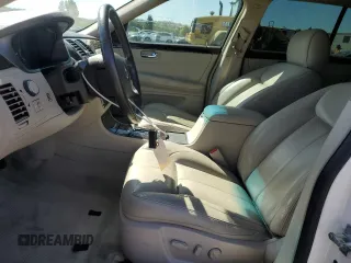 2010 Cadillac DTS 1SA z VIN 1G6KA5EY4AU118180, wystawiony jako Copart lot #58747435 z przebiegiem 59 289 mil mil oraz Szkoda całkowita • Salvage title. Historia ofert i sprzedaży dostępna na DreamBid. Obrazek 7.