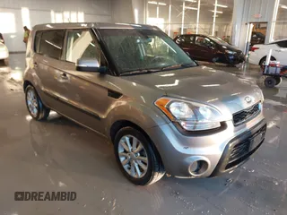2013 Kia Soul ! with VIN KNDJT2A69D7609014, listed as a IAAI auction lot 41393337 with 259,707 mi miles. Bid and sale history available at carsss.com. Image 1.