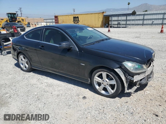 2012 Mercedes-Benz C 250 z VIN WDDGJ4HB9CF849348, wystawiony jako Copart lot #56346295 z przebiegiem 86 160 mil mil oraz Szkoda całkowita • Salvage title. Historia ofert i sprzedaży dostępna na DreamBid. Obrazek 4.