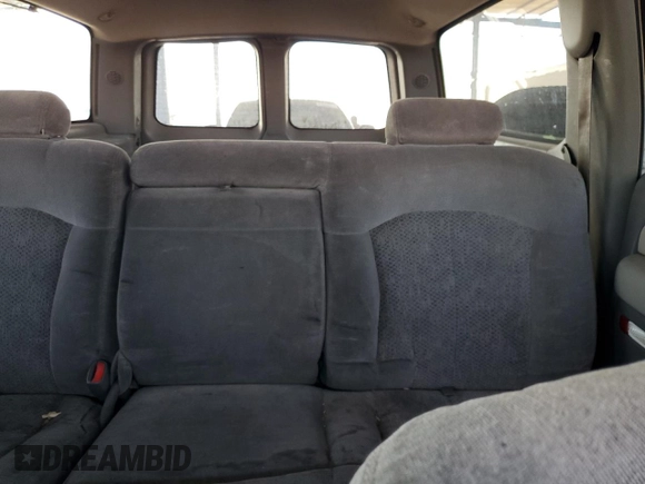 2000 Chevrolet Suburban LT with VIN 3GNFK16T5YG172731, listed as a Copart auction lot 84030214 with 0 mi miles and Clean Title. Bid and sale history available at carsss.com. Image 10.