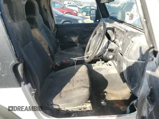 2004 Jeep Wrangler Sport Right Hand Drive with VIN 1J4F449S54P775671, listed as a Copart auction lot 85610114 with 199,074 mi miles and Salvage Title. Bid and sale history available at carsss.com. Image 7.