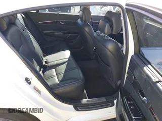 2015 Kia K900 Luxury with VIN KNALW4D48F6022640, listed as a IAAI auction lot 41923040 with 95,557 mi miles. Bid and sale history available at carsss.com. Image 8.