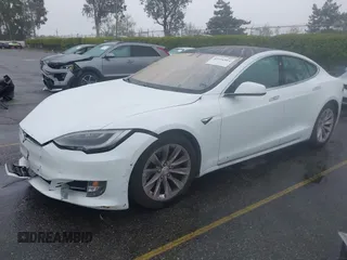 2018 Tesla Model S 75D with VIN 5YJSA1E24JF275038, listed as a IAAI auction lot 41916984 with 116,352 mi miles and . Bid and sale history available at DreamBid. Image 2.