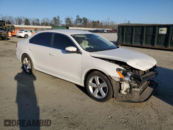2013 Volkswagen Passat SE with VIN 1VWBH7A34DC021793, listed as a Copart auction lot 43985805 with 183,463 mi miles and Salvage Title. Bid and sale history available at carsss.com. Image 4.