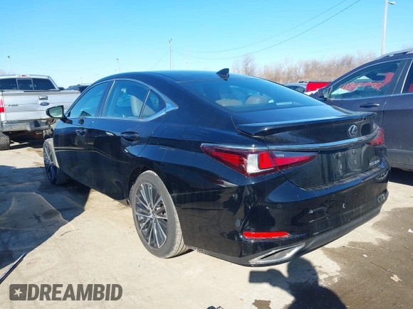 2024 Lexus ES with VIN 58ADZ1B11RU176584, listed as a IAAI auction lot 41750072 with 7,134 mi miles. Bid and sale history available at carsss.com. Image 3.