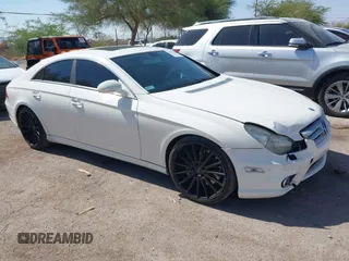 2006 Mercedes-Benz CLS 55 AMG z VIN WDDDJ76X26A063993, wystawiony jako IAAI lot #42291168 z przebiegiem 105 306 mil mil oraz . Historia ofert i sprzedaży dostępna na DreamBid. Obrazek 1.