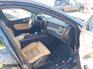 2022 Volvo XC60 Inscription with VIN YV4L12RL2N1026973, listed as a IAAI auction lot 41756354 with 43,535 mi miles. Bid and sale history available at carsss.com. Image 5.