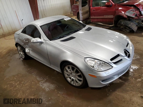 2006 Mercedes-Benz SLK 350 с VIN WDBWK56F06F113528, выставлен на аукционе Copart как лот 55430535 с пробегом 123 708 миль миль и Чистый • Clean title. История ставок и продаж доступна на DreamBid. Изображение 4.