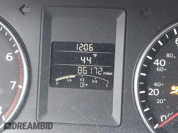 2013 Volkswagen Jetta SE with VIN 3VWDX7AJ2DM384537, listed as a IAAI auction lot 41548219 with 86,172 mi miles and . Bid and sale history available at DreamBid. Image 15.