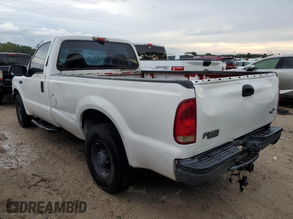 2000 Ford Super Duty F-250 XL with VIN 1FTNF20L8YEA71116, listed as a Copart auction lot 73739324 with 303,338 mi miles and Salvage Title. Bid and sale history available at carsss.com. Image 2.