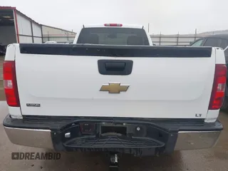 2007 Chevrolet Silverado 1500 Work Truck with VIN 1GCEC14057E602516, listed as a IAAI auction lot 41434497 with 276,087 mi miles. Bid and sale history available at carsss.com. Image 17.