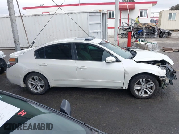 2010 Nissan Altima 3.5 SR with VIN 1N4BL2AP4AN558709, listed as a IAAI auction lot 41755581 with 175,006 mi miles. Bid and sale history available at carsss.com. Image 14.