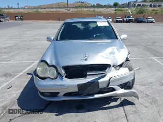 2007 Mercedes-Benz C 230 Sport z VIN WDBRF52H57F903725, wystawiony jako IAAI lot #42310316 z przebiegiem 165 539 mil mil oraz . Historia ofert i sprzedaży dostępna na DreamBid. Obrazek 12.