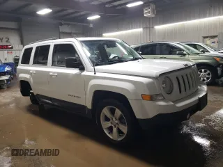 2013 Jeep Patriot Latitude with VIN 1C4NJPFA0DD250364, listed as a Copart auction lot 86316314 with 68,686 mi miles and Salvage Title. Bid and sale history available at carsss.com. Image 4.