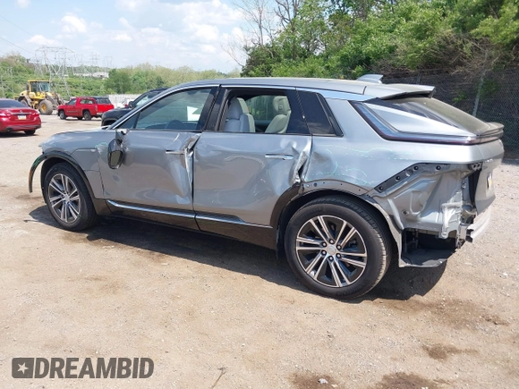 2024 Cadillac LYRIQ Luxury z VIN 1GYKPRRL8RZ128706, wystawiony jako IAAI lot #42161670 z przebiegiem 12 258 mil mil oraz . Historia ofert i sprzedaży dostępna na DreamBid. Obrazek 3.