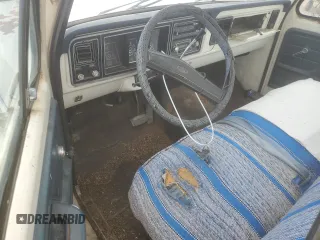 1975 Ford F-250 z VIN F25MRX29466, wystawiony jako Copart lot #50986975 z przebiegiem 92 878 mil mil oraz Nie do naprawy • Non repairable. Historia ofert i sprzedaży dostępna na DreamBid. Obrazek 8.