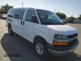 2013 Chevrolet Express Passenger 1LT z VIN 1GAZGYFG7D1130758, wystawiony jako Copart lot #59625915 z przebiegiem 152 806 mil mil oraz Szkoda całkowita • Salvage title. Historia ofert i sprzedaży dostępna na DreamBid. Obrazek 4.