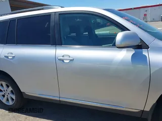 2012 Toyota Highlander z VIN 5TDZK3EH9CS053511, wystawiony jako IAAI lot #42188902 z przebiegiem 300 644 mil mil oraz . Historia ofert i sprzedaży dostępna na DreamBid. Obrazek 13.