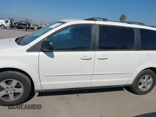 2010 Dodge Grand Caravan SE z VIN 2D4RN4DE5AR237793, wystawiony jako IAAI lot #42837195 z przebiegiem 267 873 mil mil oraz . Historia ofert i sprzedaży dostępna na DreamBid. Obrazek 14.