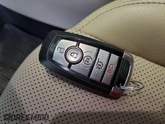 2020 Ford Escape SEL z VIN 1FMCU9H60LUB74495, wystawiony jako IAAI lot #42634880 z przebiegiem 39 530 mil mil oraz . Historia ofert i sprzedaży dostępna na DreamBid. Obrazek 18.