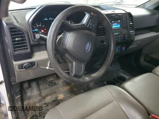 2017 Ford F-150 XL z VIN 1FTMF1CF2HKC94443, wystawiony jako Copart lot #76390714 z przebiegiem 182 973 mil mil oraz Szkoda całkowita • Salvage title. Historia ofert i sprzedaży dostępna na DreamBid. Obrazek 8.