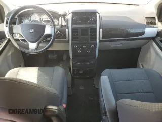 2010 Dodge Grand Caravan SXT z VIN 2D4RN5D13AR331626, wystawiony jako Copart lot #55522315 z przebiegiem 170 202 mil mil oraz Czysty tytuł • Clean title. Historia ofert i sprzedaży dostępna na DreamBid. Obrazek 8.