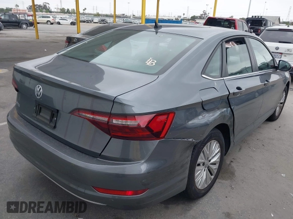2020 Volkswagen Jetta S z VIN 3VWCB7BUXLM069700, wystawiony jako IAAI lot #42373109 z przebiegiem 66 141 mil mil oraz . Historia ofert i sprzedaży dostępna na DreamBid. Obrazek 4.