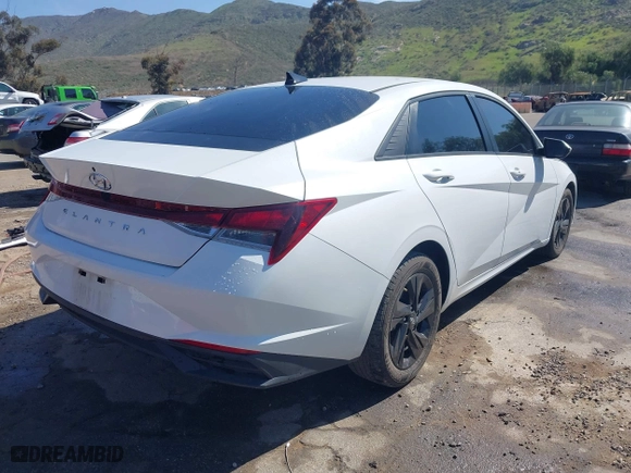 2021 Hyundai Elantra SEL with VIN 5NPLM4AG8MH013253, listed as a IAAI auction lot 41848638 with 47,660 mi miles. Bid and sale history available at carsss.com. Image 4.