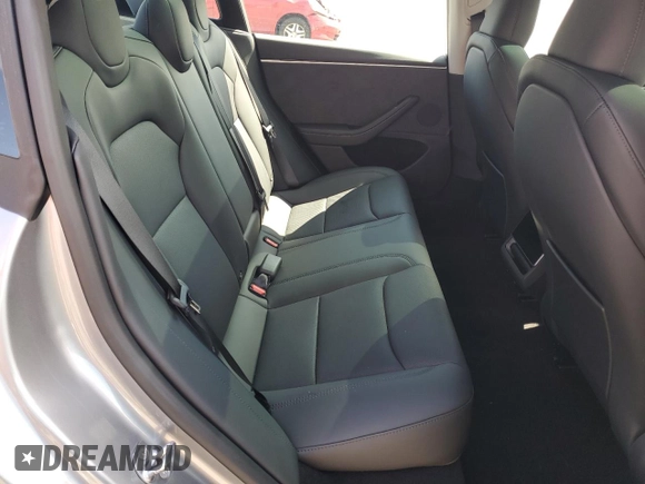 2025 Tesla Model 3 Long Range z VIN 5YJ3E1EBXSF979187, wystawiony jako Copart lot #53171955 z przebiegiem 198 mil mil oraz Szkoda całkowita • Salvage title. Historia ofert i sprzedaży dostępna na DreamBid. Obrazek 10.