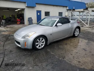 2004 Nissan 350Z Enthusiast z VIN JN1AZ36A54T015600, wystawiony jako Copart lot #53322995 z przebiegiem 114 850 mil mil oraz Czysty tytuł • Clean title. Historia ofert i sprzedaży dostępna na DreamBid. Obrazek 1.