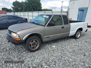 2003 Chevrolet S-10 with VIN 1GCCS19H938183538, listed as a Copart auction lot 52413985 with Not Provided miles and Salvage Title. Bid and sale history available at DreamBid. Image 1.