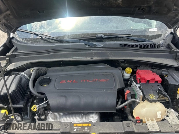 2018 Jeep Renegade Latitude с VIN ZACCJABB1JPJ13172, выставлен на аукционе Copart как лот 63663095 с пробегом 101 574 миль миль и Чистый • Clean title. История ставок и продаж доступна на DreamBid. Изображение 7.