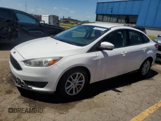 2017 Ford Focus SE z VIN 1FADP3F24HL310871, wystawiony jako Copart lot #56747515 z przebiegiem 134 836 mil mil oraz Czysty tytuł • Clean title. Historia ofert i sprzedaży dostępna na DreamBid. Obrazek 1.
