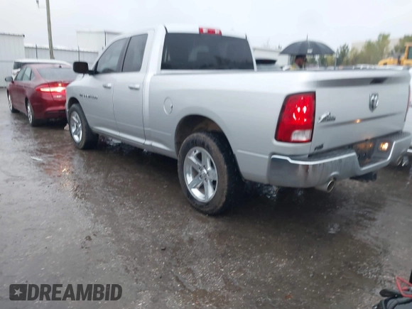 2012 Ram 1500 Big Horn z VIN 1C6RD6GT3CS224300, wystawiony jako IAAI lot #40807733 z przebiegiem 145 495 mil mil oraz . Historia ofert i sprzedaży dostępna na DreamBid. Obrazek 3.