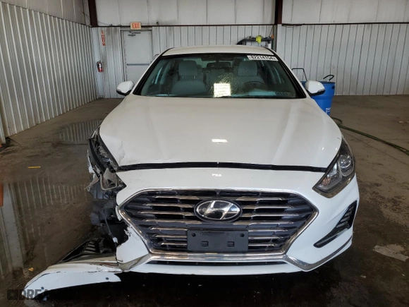 2019 Hyundai Sonata Hybrid SE with VIN KMHE24L38KA087975, listed as a Copart auction lot 82214154 with 49,572 mi miles and Salvage Title. Bid and sale history available at carsss.com. Image 5.