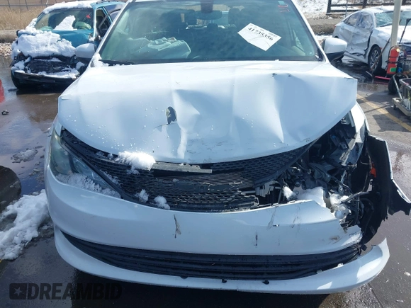 2020 Chrysler Voyager LXi z VIN 2C4RC1DG3LR266103, wystawiony jako IAAI lot #41735356 z przebiegiem 60 481 mil mil oraz . Historia ofert i sprzedaży dostępna na DreamBid. Obrazek 12.