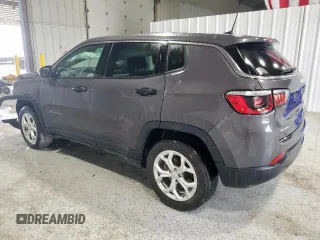 2024 Jeep Compass Sport z VIN 3C4NJDAN1RT140210, wystawiony jako Copart lot #57155485 z przebiegiem Nie podano mil oraz Czysty tytuł • Clean title. Historia ofert i sprzedaży dostępna na DreamBid. Obrazek 2.