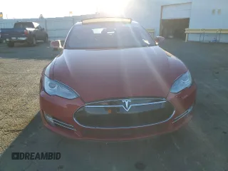 2015 Tesla Model S 85D with VIN 5YJSA1E40FF114095, listed as a Copart auction lot 84114284 with 114,882 mi miles and Salvage Title. Bid and sale history available at carsss.com. Image 5.