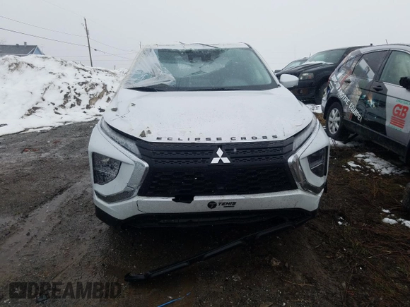 2024 Mitsubishi Eclipse Cross ES z VIN JA4ATUAA2RZ619549, wystawiony jako Copart lot #53092655 z przebiegiem 24 199 mil mil oraz Szkoda całkowita • Salvage title. Historia ofert i sprzedaży dostępna na DreamBid. Obrazek 5.