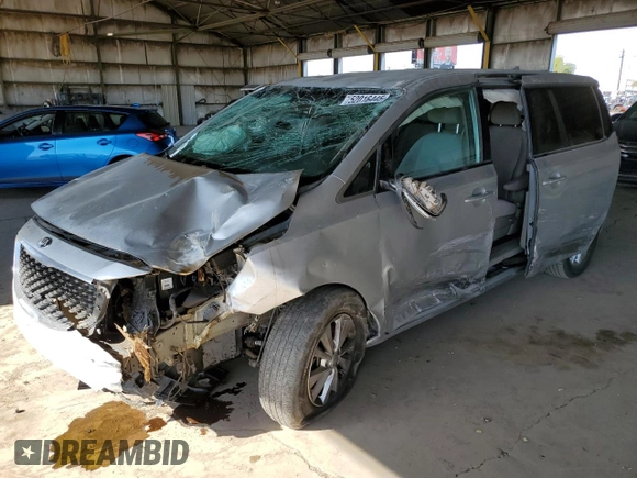 2017 Kia Sedona LX with VIN KNDMB5C17H6226445, listed as a Copart auction lot 52016445 with 173,136 mi miles and Salvage Title. Bid and sale history available at carsss.com. Image 1.