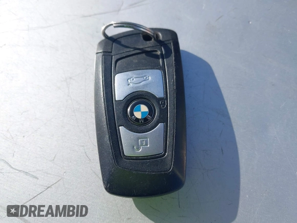 2014 BMW 3 Series 328i z VIN WBA3A5G54ENP31921, wystawiony jako IAAI lot #42374240 z przebiegiem 148 671 mil mil oraz . Historia ofert i sprzedaży dostępna na DreamBid. Obrazek 11.